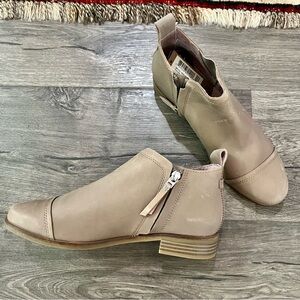 TOMS Women's Taupe Grey Leather Ankle Boots